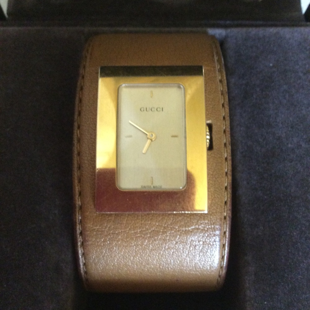 Gucci authentic leather cuff watch bracelet